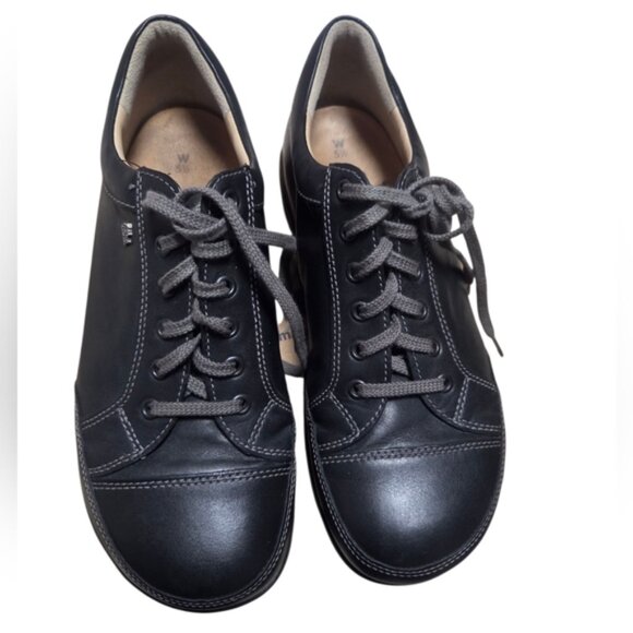Stylish Black Finn Comfort Sneakers with Gray Laces - Picture 1 of 7